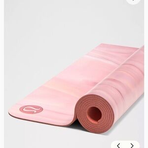 Lululemon real rubber yoga mat pink